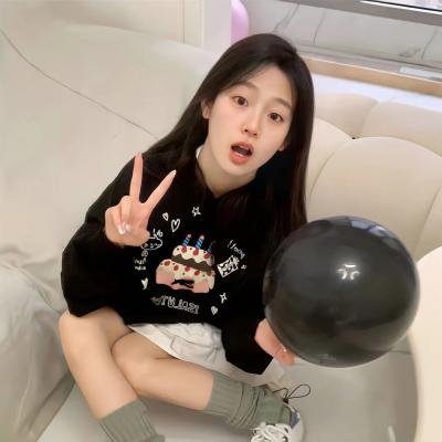 泳池怪诞